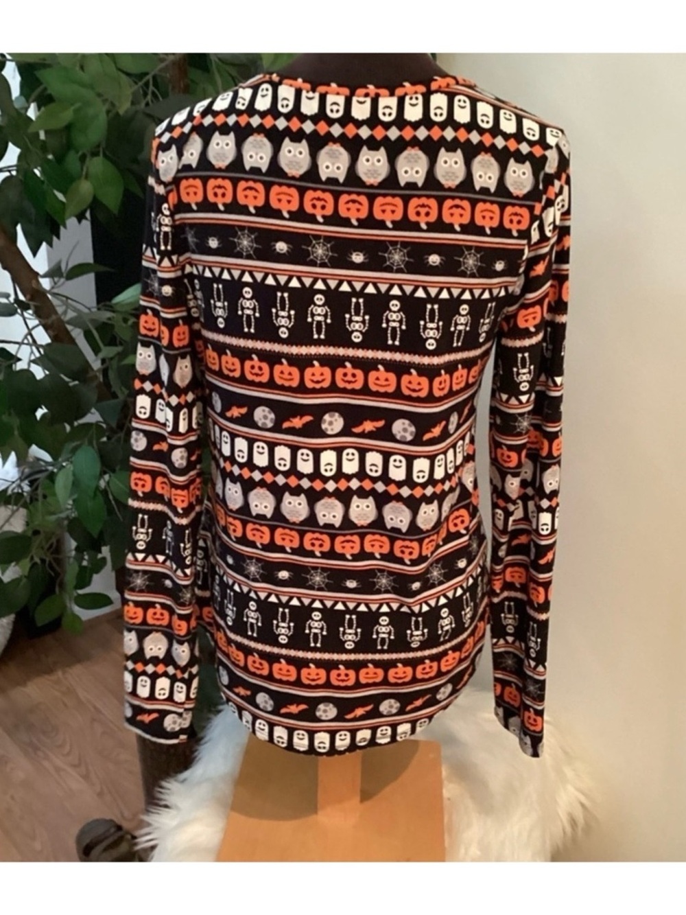 No Boundaries Halloween Print Long Sleeve Tee Size XLarge 15-17 - Picture 5 of 10